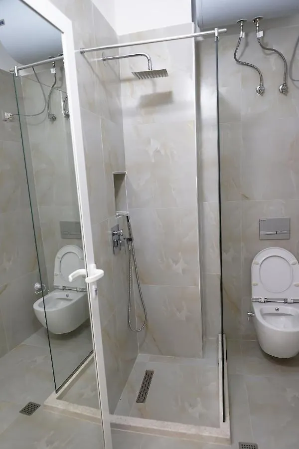 Xhani'S Rooms Durres