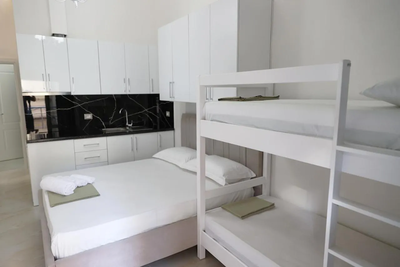 Xhani'S Rooms Durres Hotel