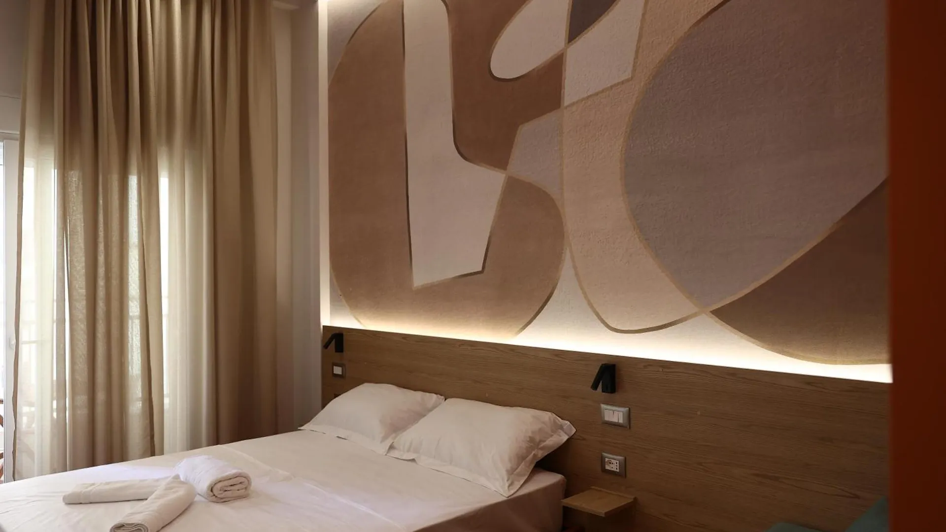 Xhani'S Rooms Durres Hotel