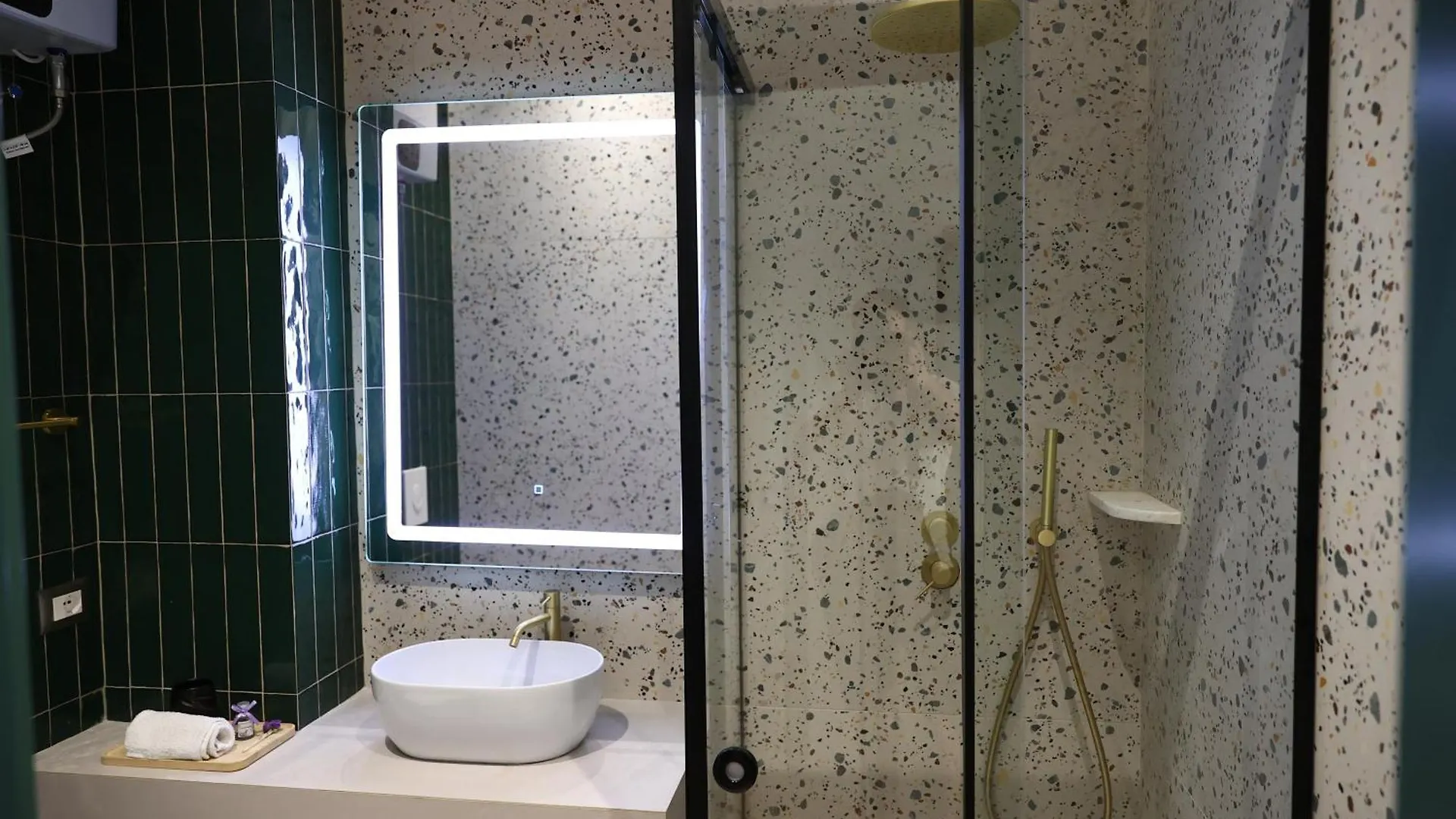 Xhani'S Rooms Durres Albania